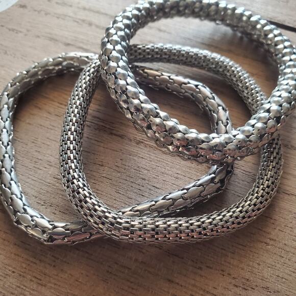 Silver Stretch Metal Bracelet Set of 3 - Picture 4 of 4